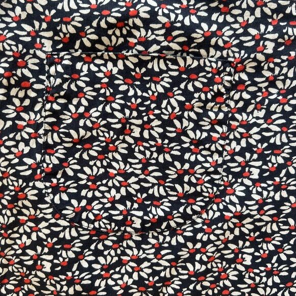 J. Crew classic short sleeve button shirt. Floral print. Size M - Picture 4 of 4